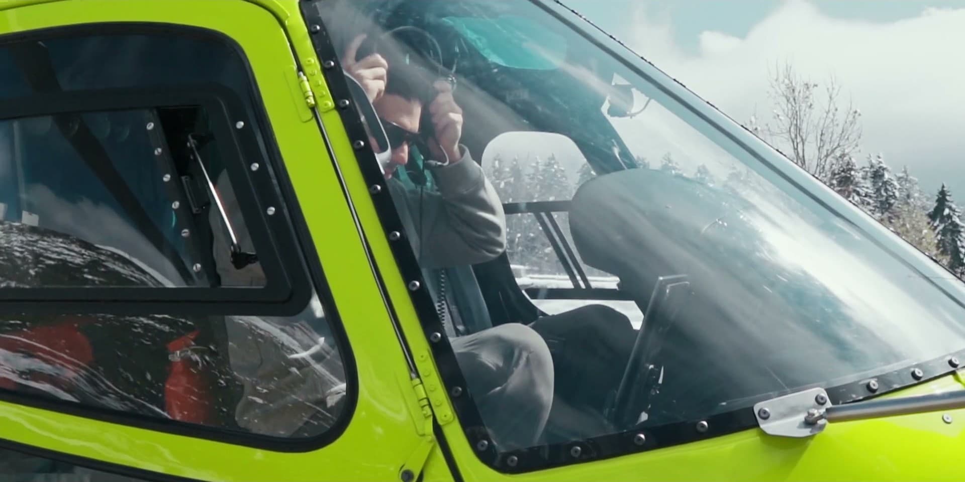 Vol en hélicoptère dans les Alpes
